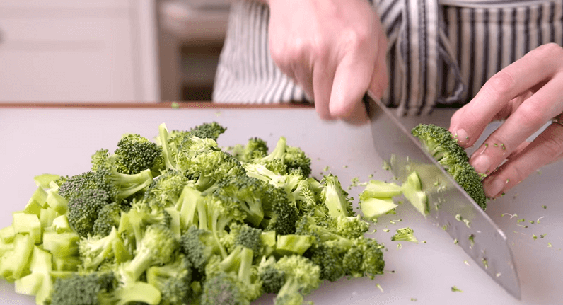 Classic Broccoli Salad Recipe with Homemade Dressing