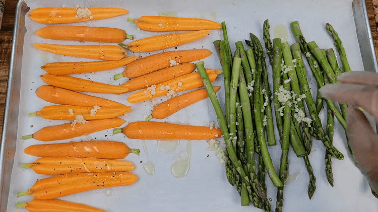 Healthy Roasted Asparagus and Carrots with Olive Oil
