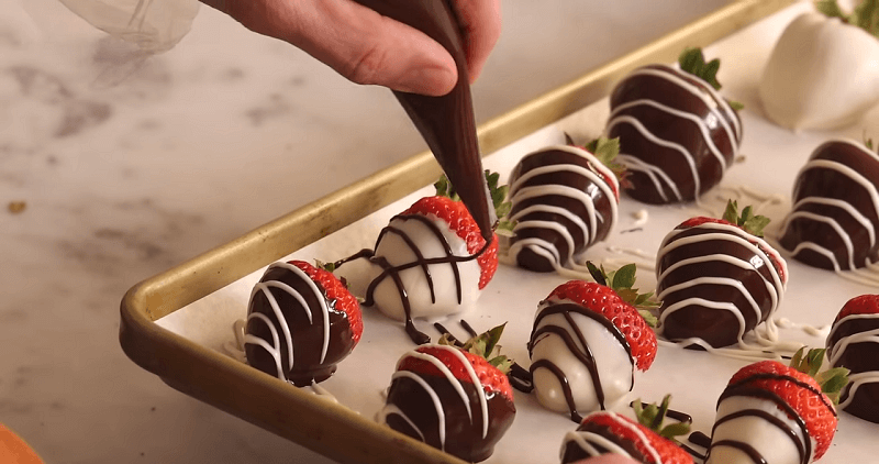 Quick Chocolate Covered Strawberries Recipe