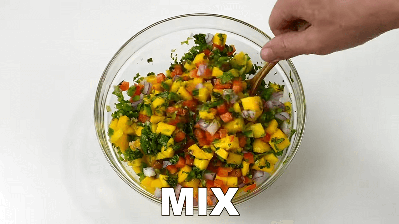 Healthy Salmon and Fresh Mango Salsa