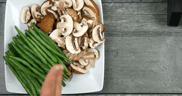 Sautéed Green Beans and Mushrooms Recipe