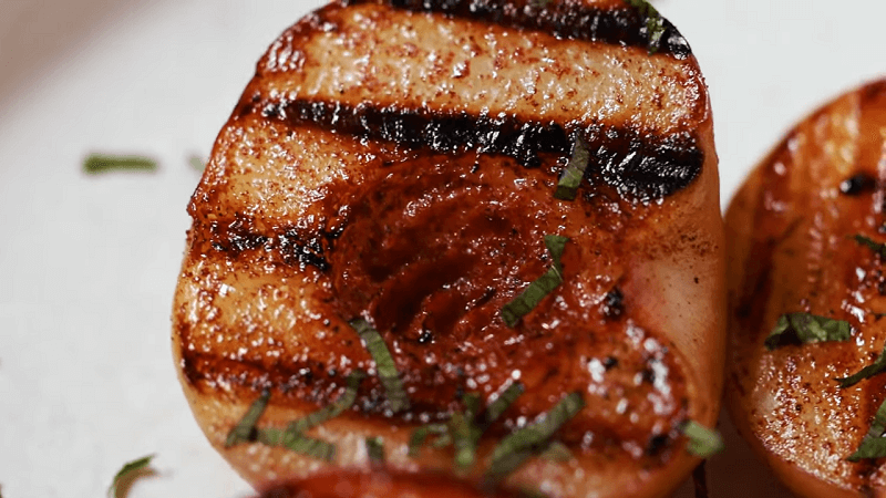 Easy Grilled Peaches Recipe with Honey