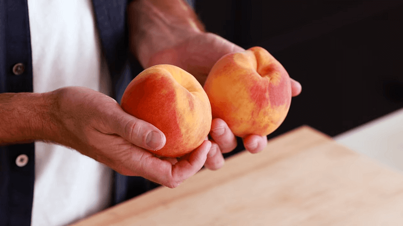 Grilled Peaches with Ice Cream